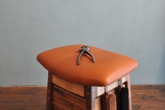 靴職人の作業椅子